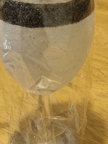 FESTIVE SPARKLY WHITE BLACK GLITTER SNOWMAN NOVELTY CHRISTMAS WINE GLASS GIFT - Picture 4 of 5