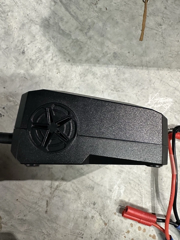 Turnigy Accucell S60 交流电充电器 — 第 4/4 张图片