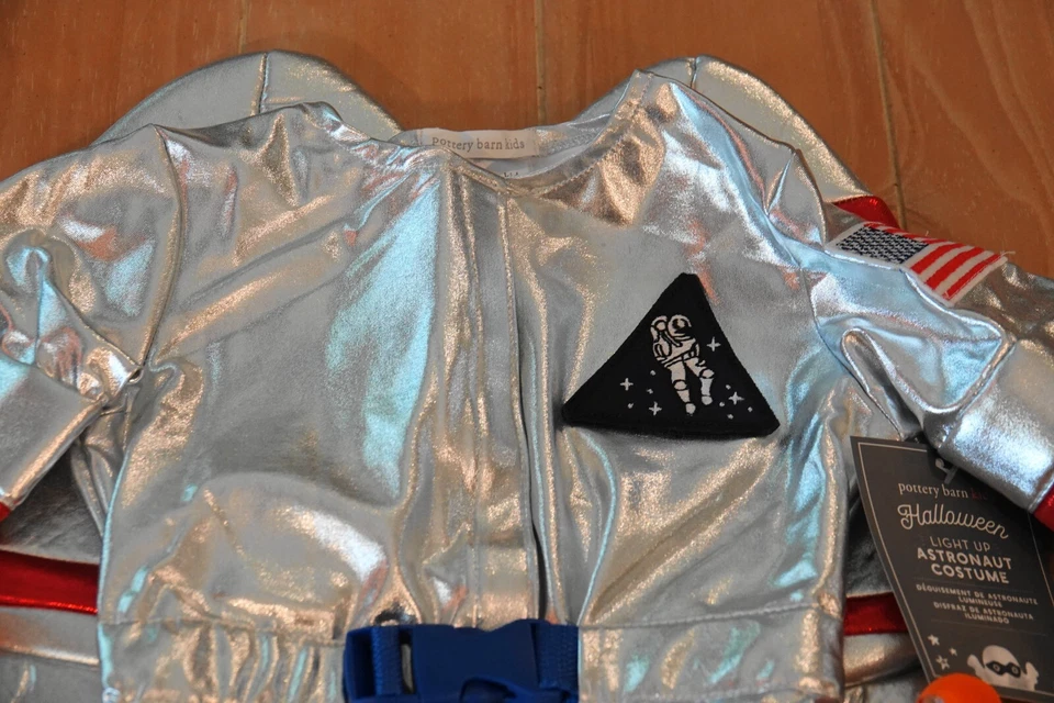Novo traje infantil Pottery Barn Kids Light Up ASTRONAUT tamanho 2T - Imagem 2 de 3