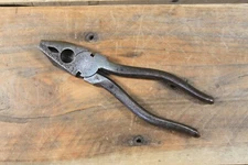 Vintage JPI 6" Combination Pliers - England