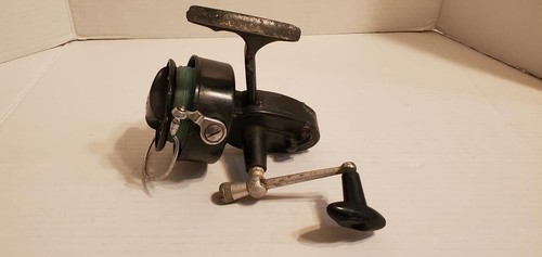 Vintage Mitchell Garcia Large 6" #302 Saltwater - Shows wear - works Fine - 第 1/10 張圖片