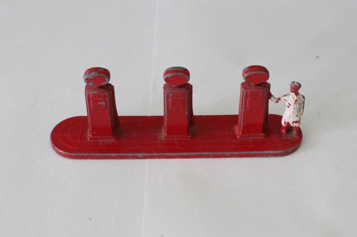 Matchbox Lesney Accessory Pack No.1 Esso Petrol Pumps