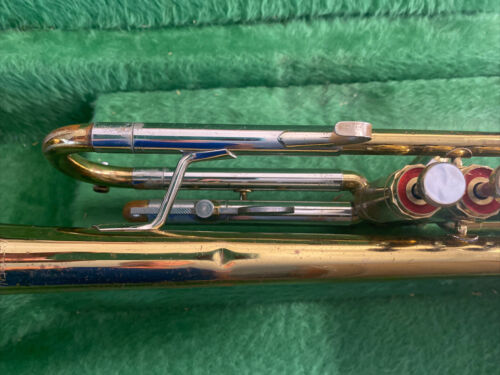 Vintage Getzen 300 Series Trumpet with 5c Mouthpiece And Hard Case 1972-75 - Picture 10 of 24