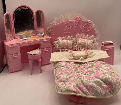 VTG 1987 Barbie Sweet Ribbons Set-Vanity Bed Accessories Comforter Pillows - Picture 5 of 6