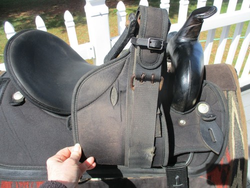 16 '' Wide Black abetta 20515W-6 All Rounder Western saddle FQH BARS - Picture 10 of 11