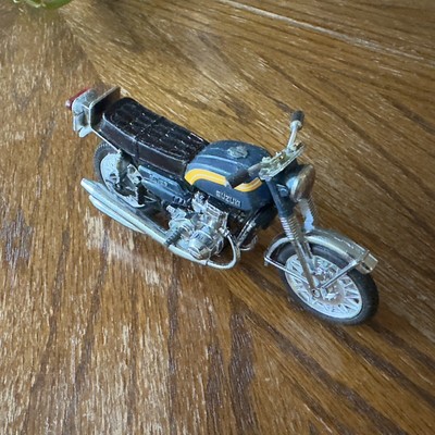 Vintage Suzuki GT 750 Die Cast Classic 1973 - 1977 Motorcycle 