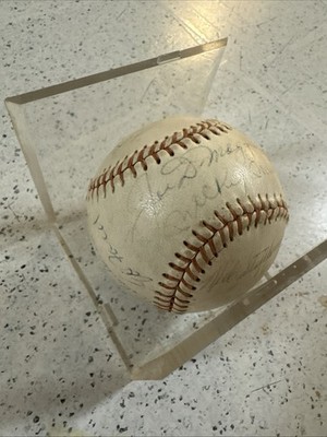 1961 New York Yankees signed Baseball Mantle, Dimaggio, Ford, Stottlemyre & more