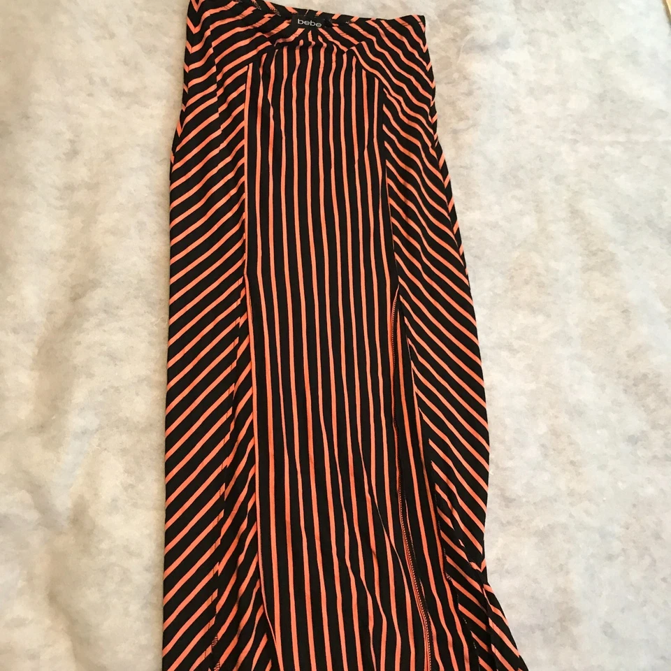 Maxi falda larga a rayas azul marino y rosa Bebe con abertura lateral vacaciones de verano talla XS Foto 4 de 4