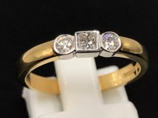 18ct diamond ring three stone princess & brilliant cuts, uk size N, 0.22CT. New.