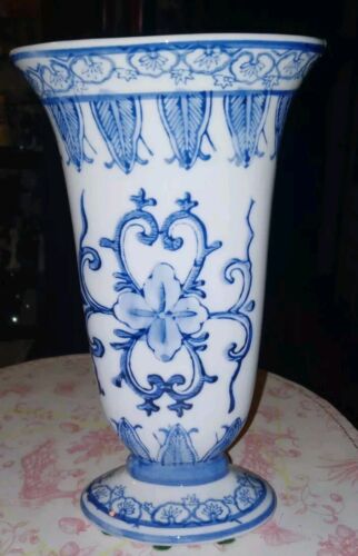 Vintage Japanese Porcelain Vase Decorated in Blue and White Unique Slim Shape - Picture 3 of 8