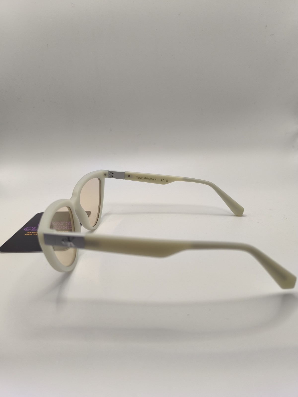Calvin Klein White Womens Cats Eyes Sunglasses Brand New with Case image 3