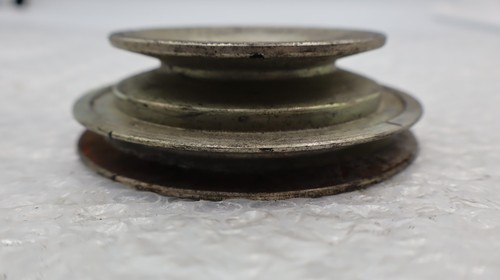 Porsche 911 Crankshaft Pulley 90110213300 - Picture 7 of 12