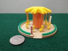 Swings Model Ride - Z Scale - Non-Motorized