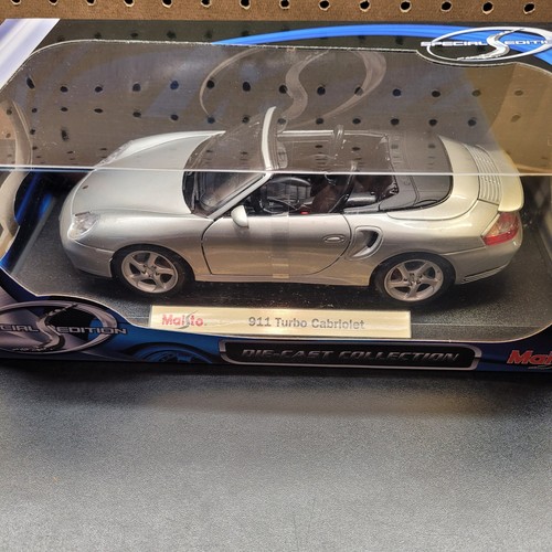 Maisto Special Edition 1:18 Porsche 911 Turbo Cabriolet silber - Bild 2 von 9