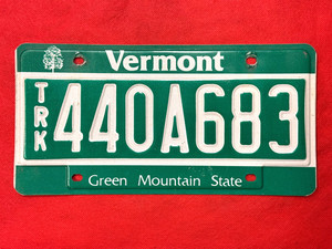 Vermont Truck License Plate 440A683 .... Expired / Crafts / Collect / Specialty