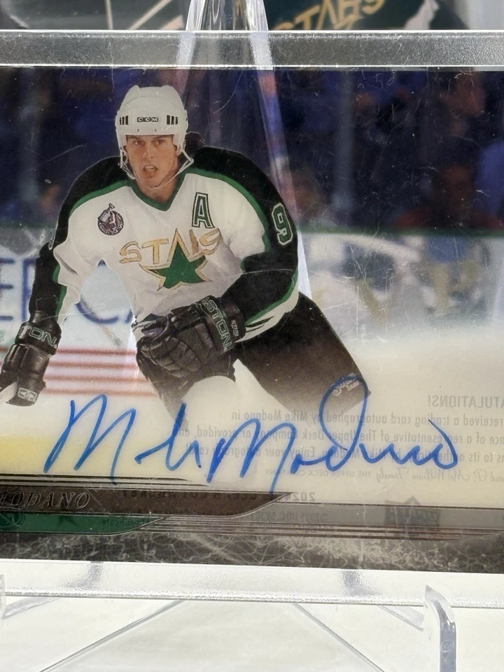 Mike Modano UD Clear Cut Autograph + Dallas Stars Insert Lot – 9 Cards Total - Image 3 of 4