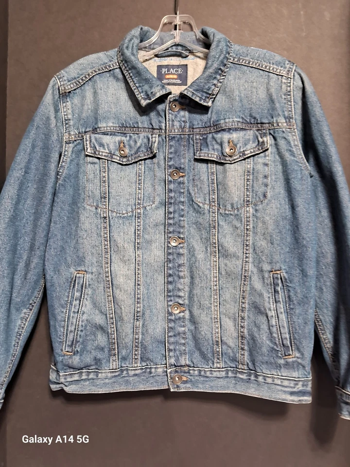 Boys Size 14 Denim Jacket Intervened Place, Pre-owned in Very Good Condition. - Image 2 of 4