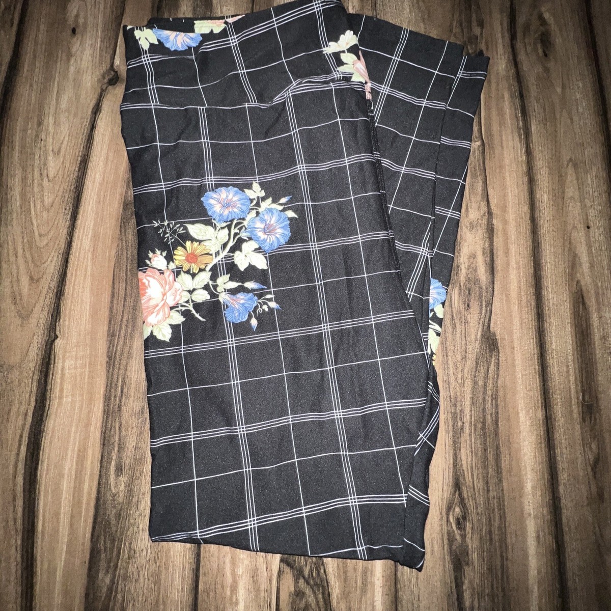 Leggings LuLaRoe Tall & Curvy (TC) – Motivo Rose Su Righe Bianche E Nere, Vita Media, Nuovi Con Etichette