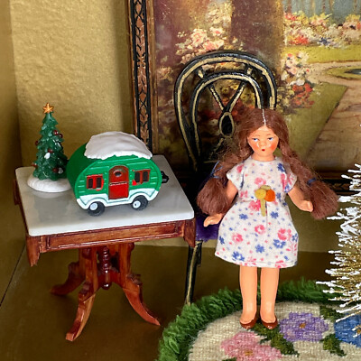 Dollhouse CHRISTMAS TRAILER Miniature Decoration Nursery Toy Ornament Figurine