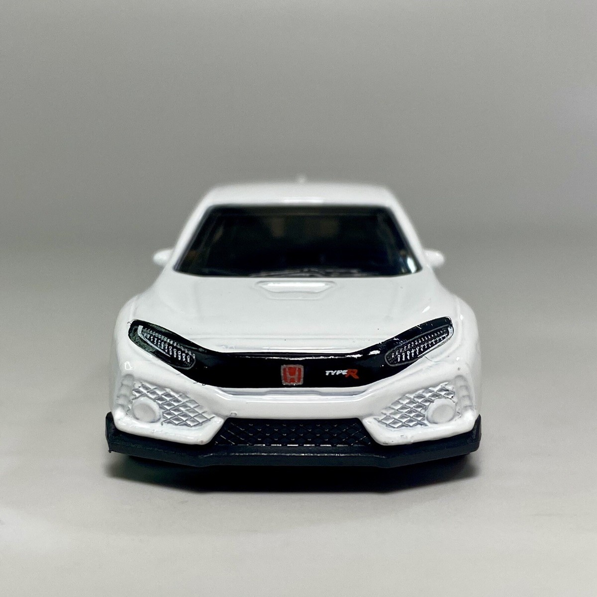2018 Honda Civic Type R White 1:64 Scale Diecast Diorama Model Car