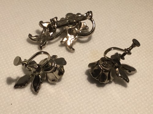 Vintage Rosen schwarz und silber Strass Brosche & Ohrring Set zum Anschrauben - Bild 2 von 2