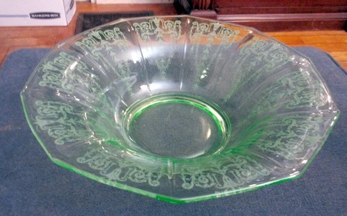 Cambridge Glass Green Cleo Depression Bowl - 12" Diameter
