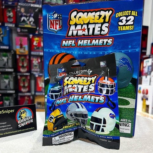 SqueezyMates 2025 NFL Gravity Feed Helmet Figure Box of 24 packs - Picture 3 of 5