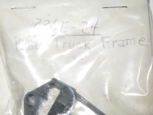 LIONEL PART- POST-WAR - 226E-24- ORIGINAL PILOT TRUCK FRAME FOR 226E -H76 - Picture 3 of 3