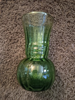 Emerald Anchor Hocking Green Glass Vase Vintage 6.5in High Green