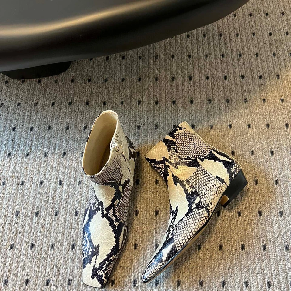 Botas Cortas KHAITE Fondo Plano Cabeza Cuadrada Cuero Chelsea Botas para Mujer Foto 3 de 4