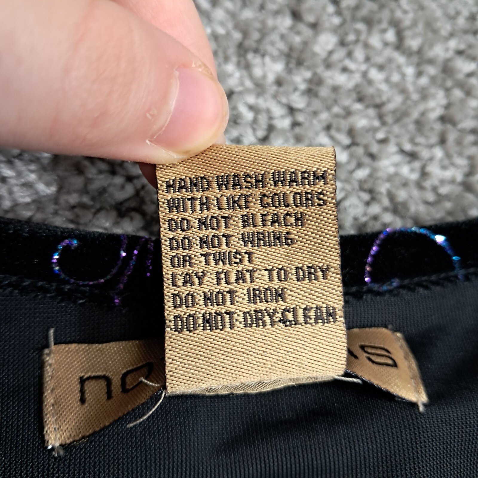 Notations Women's Velvet Top Sparkle Floral Pattern Black Large RN58719