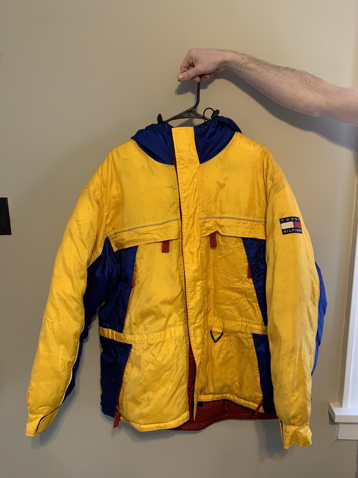 TOMMY HILFIGER Men's Large Yellow and 