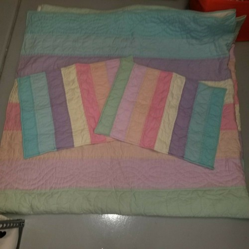 The Company Store "Pastel Stripes" 100 X 96 Quilt & 2 Standard Shams - Picture 4 of 8
