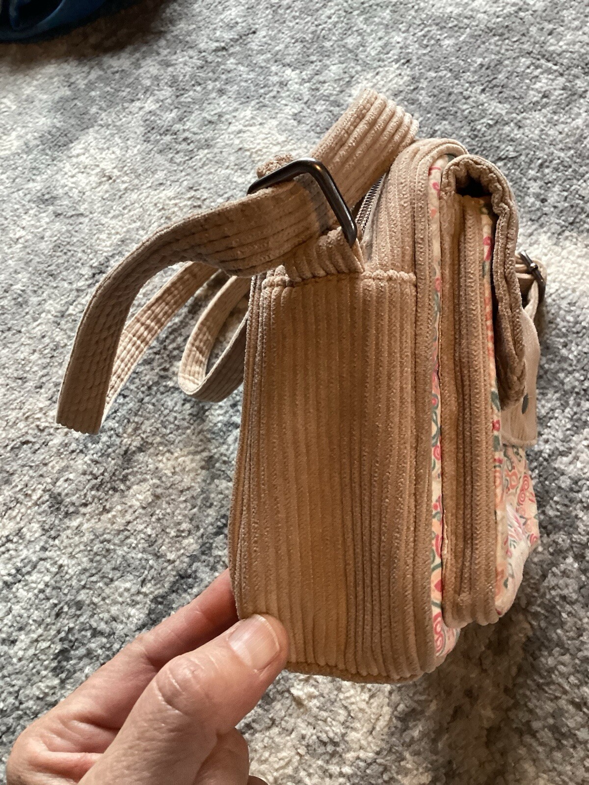 Donna Sharp Allison Hipster Willow crossbody purs… - image 3