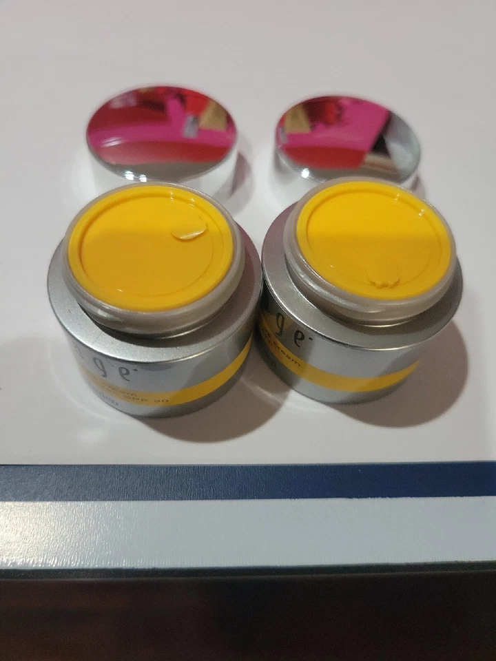 PACK de 2 cremas hidratantes antienvejecimiento Elizabeth Arden Prevage, FPS30 0,5 OZ CADA UNA = 1 OZ Foto 3 de 4