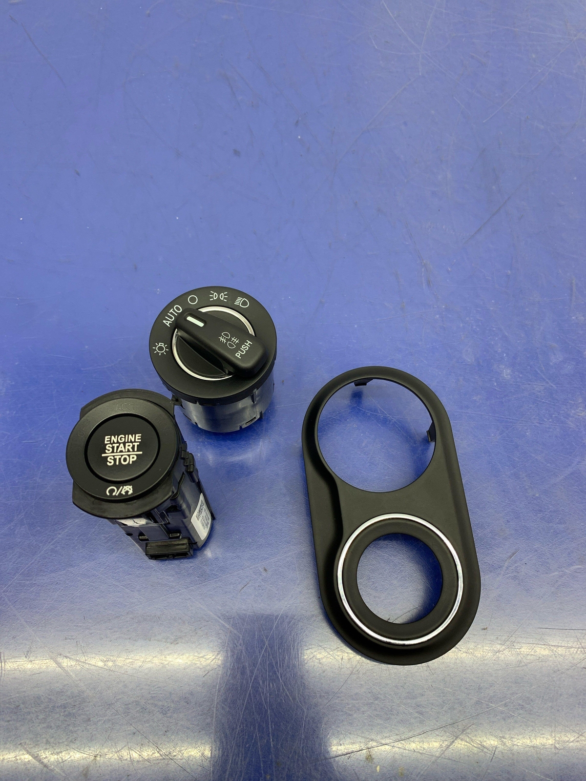 2017-2020 MASERATI LEVANTE M161 IGNITION SWITCH & HEADLIGHT SWITCH W/ BEZEL SET