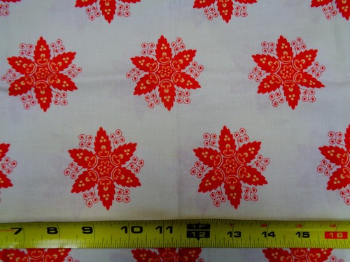 Red Flowers on Cream - REMNANT - 25"Lx42"W - 100% Cotton - VERY NICE!!! - Picture 3 of 3