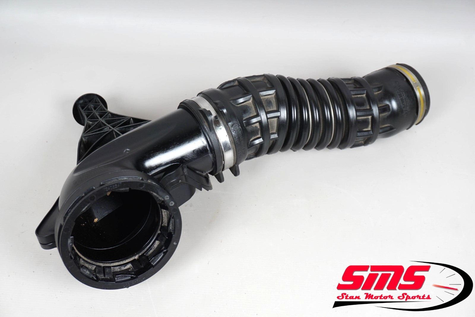 17-24 Maserati Quattroporte M156 3.0L Right Air Intake Pipe Hose Tube RH OEM