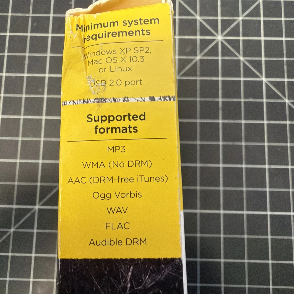 SanDisk Clip Sport 4GB MP3 Player LCD Screen Black SDMX24-004G NEW IN BOX! - Image 4 of 4