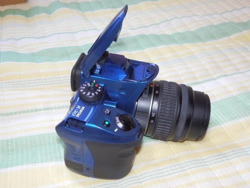 PENTAX K-30 Lens Kit CRYSTAL BLUE B186 - Picture 8 of 10