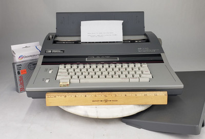 Smith Corona SD770 Word Processing Typewriter Spell Rt Dictionary Model 5F Works