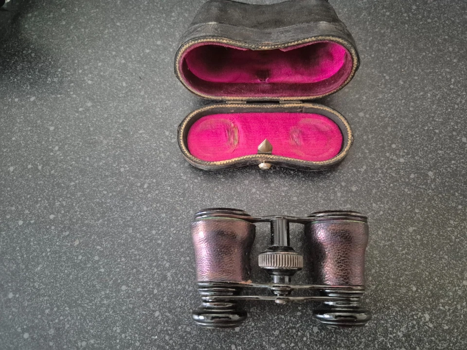 OPERA GLASSES IN ORIGINAL CASE - Image 2 of 2