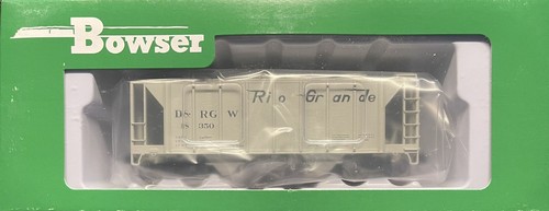 Bowser 43256 ~ 70 Ton 2 Bay Covered Hopper ~ Rio Grande (D&RGW) #18350 HO Scale - Picture 3 of 4