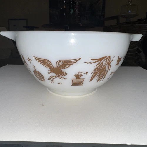 PYREX EARLY AMERICAN Cinderella Bowl Mixing 1 1/2 Pint Brown On White #441