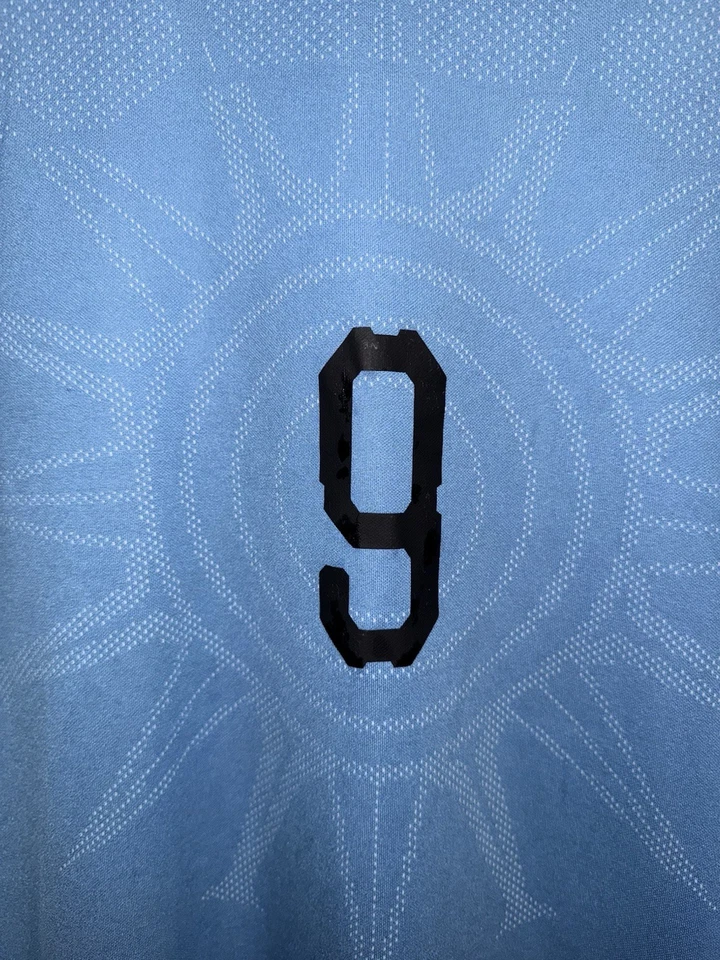 Camiseta Uruguay Suárez 2018 auténtica con licencia Puma. Talla L. #9 Foto 4 de 4