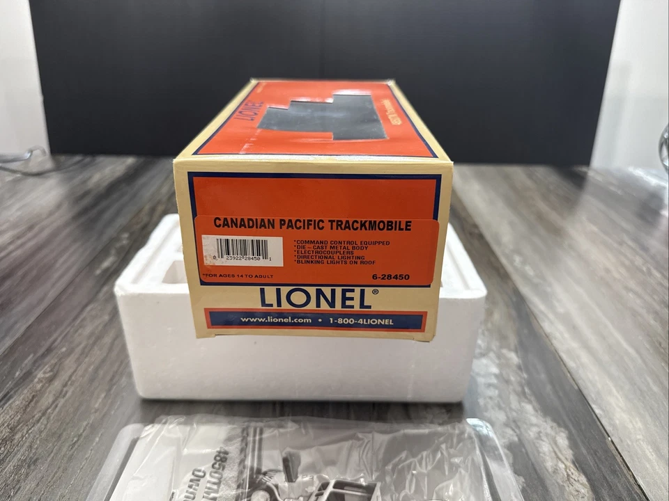 LIONEL TMCC CP RAIL TRACKMOBILE SWITCHER 6-28450 LEGACY O GAUGE CANADIAN PACIFIC - Image 3 of 3