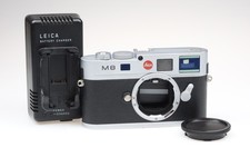 Leica M8 cromata 10702 Leitz solo 8700 scatti Leitz 98669