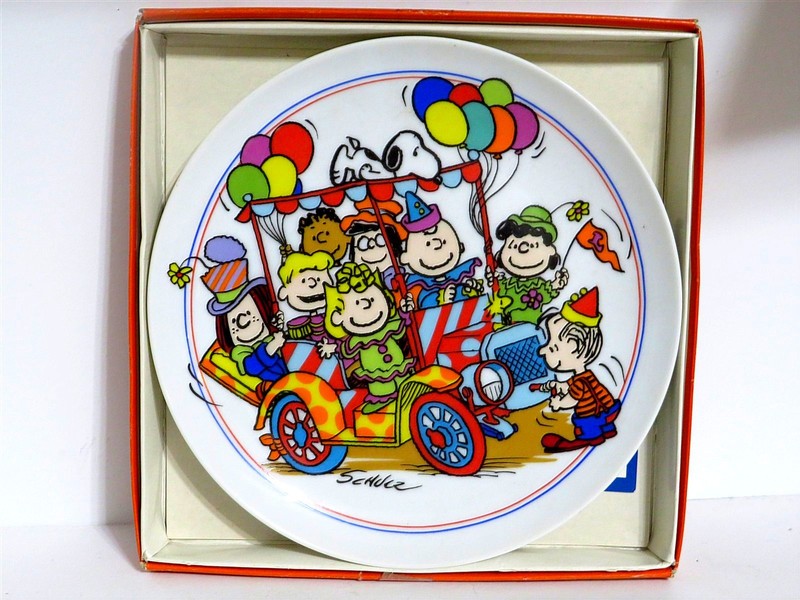 SNOOPY PEANUTS CHARLIE BROWN SCHMID VINTAGE PORCELAIN COLLECTOR PLATE 1985