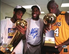 Los Angeles Lakers Collecting and Fan Guide 81