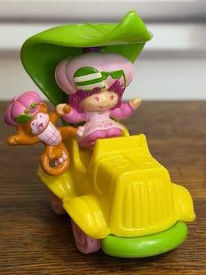 VTG Strawberry Shortcake Raspberry Tart & Rhubarb Riding In Car PVC Deluxe Rare